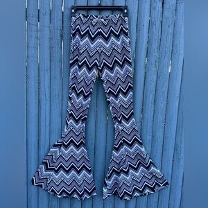 Darah Dahl Chevron Print Boho Super Flare Pants in Black/White Mixology